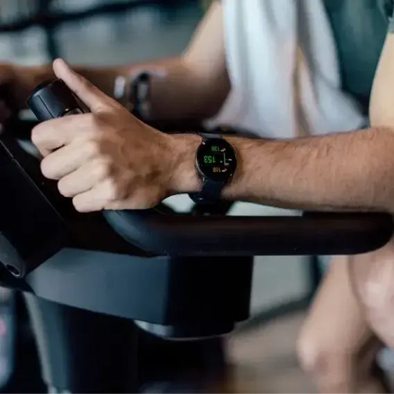 Fitness a wellness hodinky Ignite 3 Titanium, silikonový řemínek velikost S-L, černá