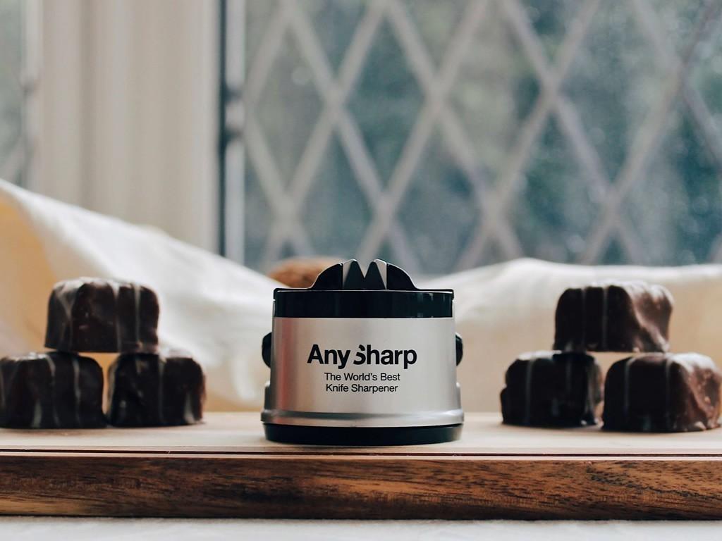 Brousek na nože Elite s plastovým tělem, šedá