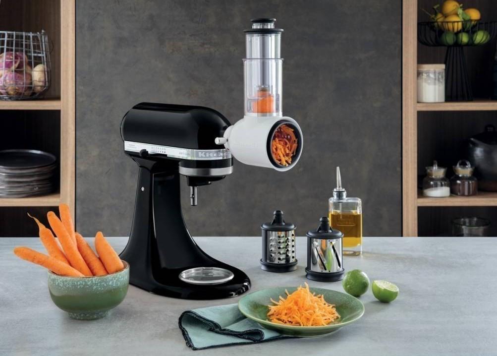 KitchenAid Artisan Robot 125 s krouhačem na zeleninu černý (5KSM125EOB+5KSMVSA)  (EOL)