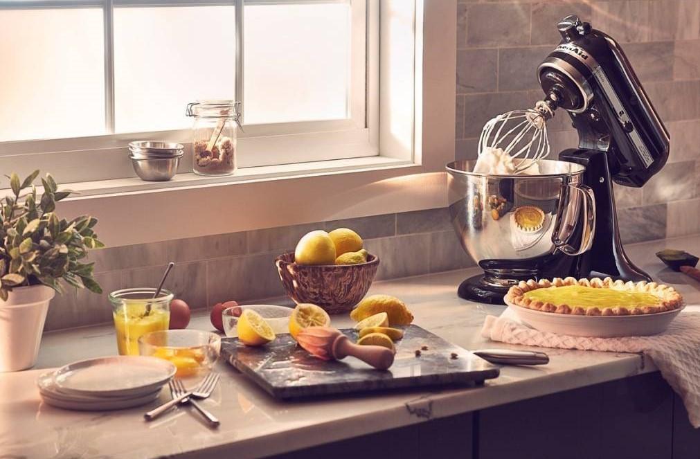 KitchenAid Artisan Robot 125 s krouhačem na zeleninu černý (5KSM125EOB+5KSMVSA)  (EOL)