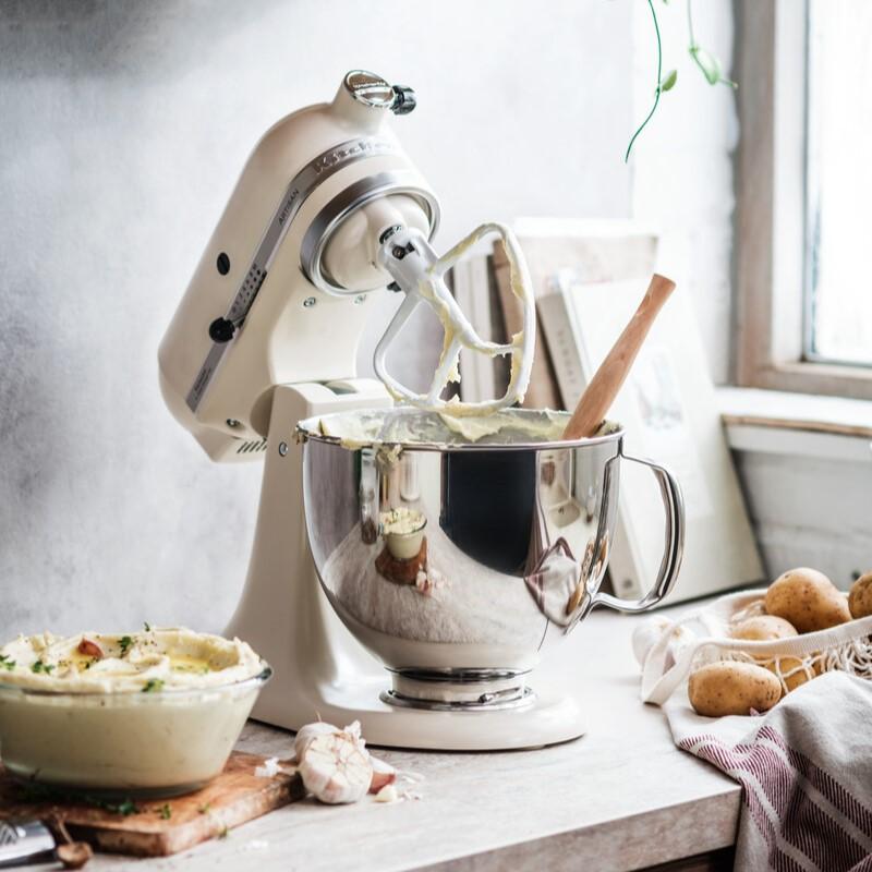 Kuchyňský robot Artisan 5KSM125, královská červená