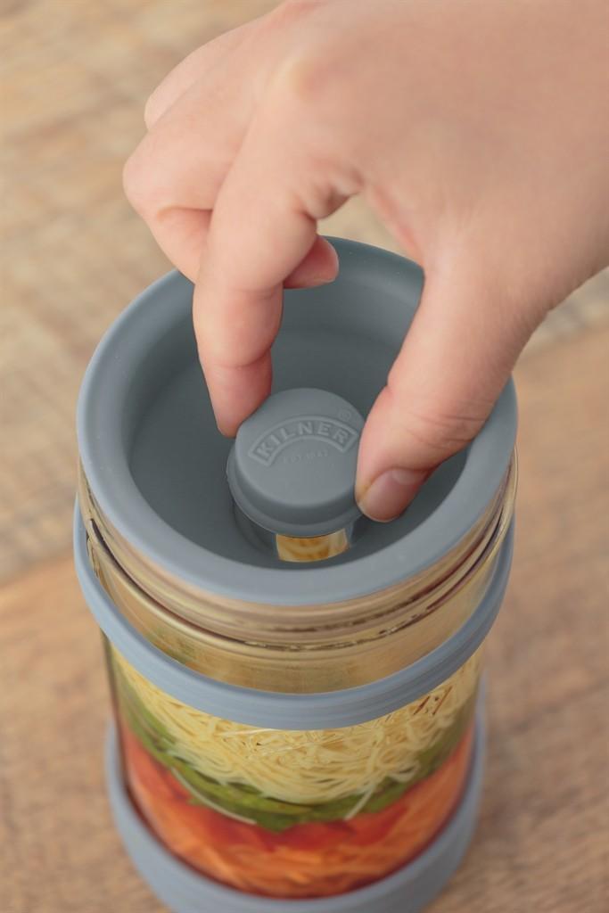 KILNER All in 1 Set na jídlo sebou s vidličkou 0,5l (EOL)