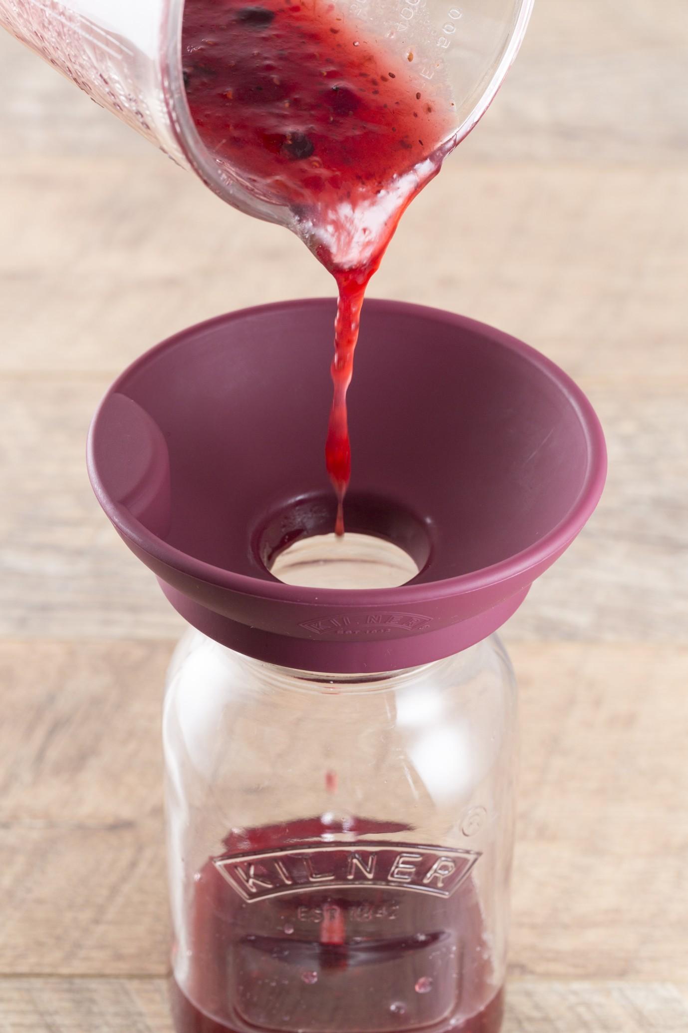 KILNER silikonový trychtýř na džem 18,5x15x6,5 cm (EOL)