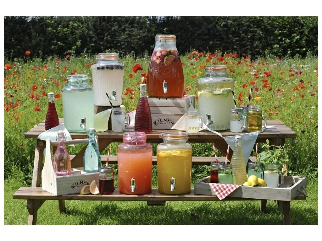 kilner-drinking-group-shot-