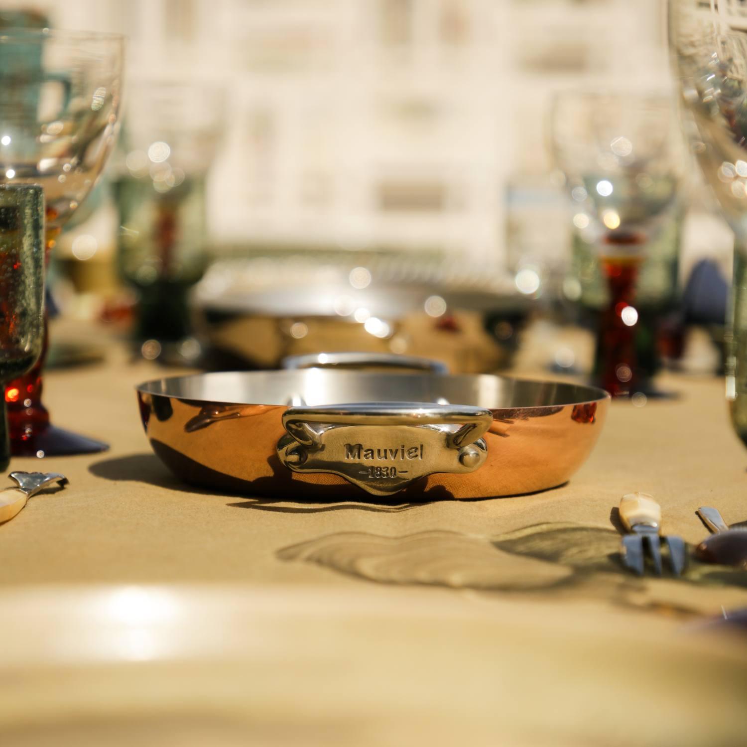 Měděná servírovací pánev s nerezovými uchy, M’héritage 150 S, Ø 26 cm / 1,8 l