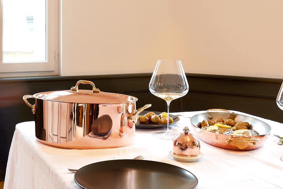 Oválný měděný hrnec s bronzovými uchy a poklicí, M’héritage 150 B, 30 x 22 cm / 6,6 l