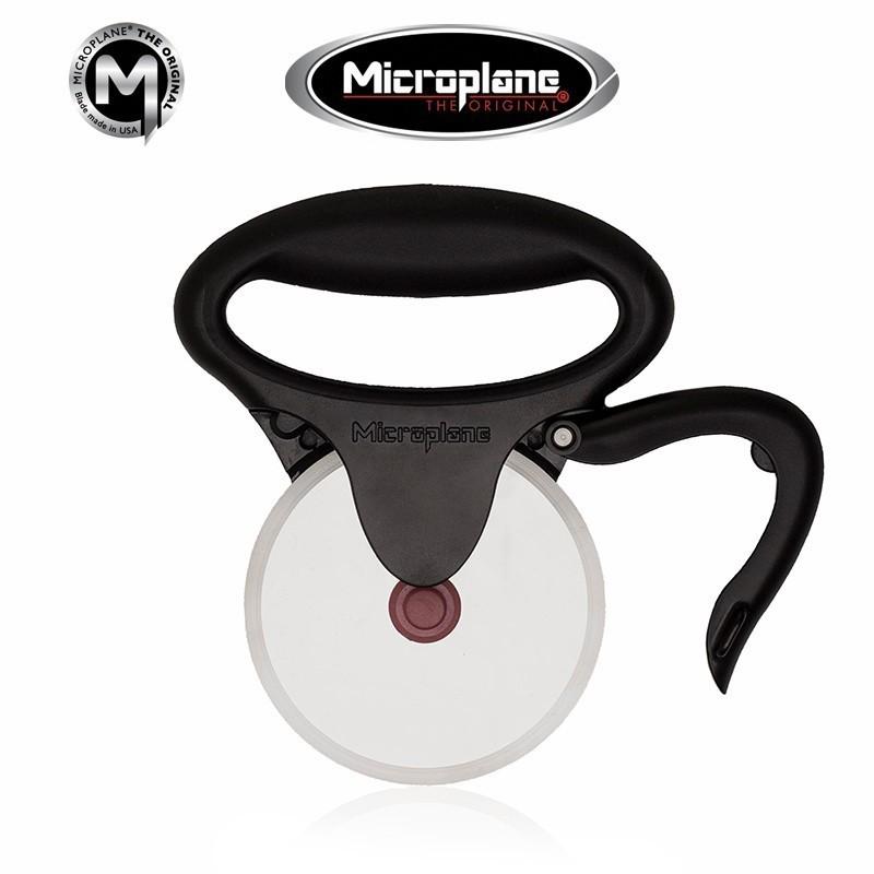 Microplane Kráječ na pizzu černý