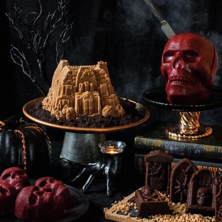 NW Bábovka Lebka 9cup tmavá měď 