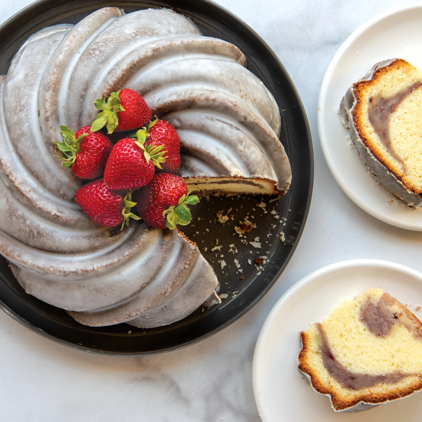 94077_Swirl Bundt Glazed_Berries_Cut_E