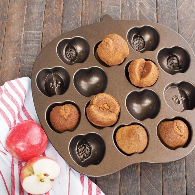 91148_beauty__apple_in_pan