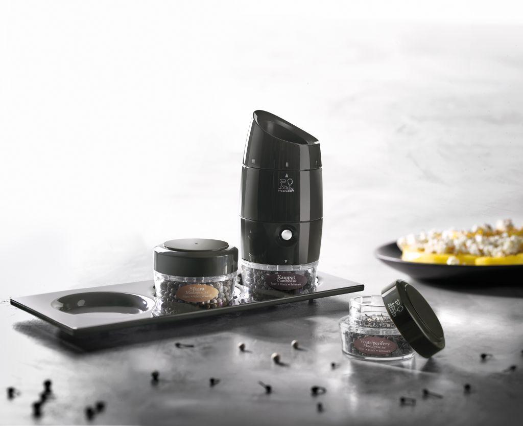 PEUGEOT ZANZIBAR multi mlýnek na pepř 12 cm + tři druhy pepře černý/akryl(EOL)