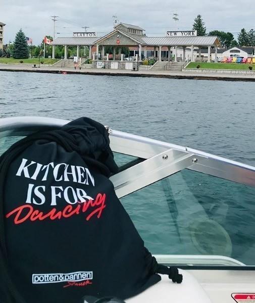 Young Monarch KIFD Stahovací batůžek s potiskem P&P