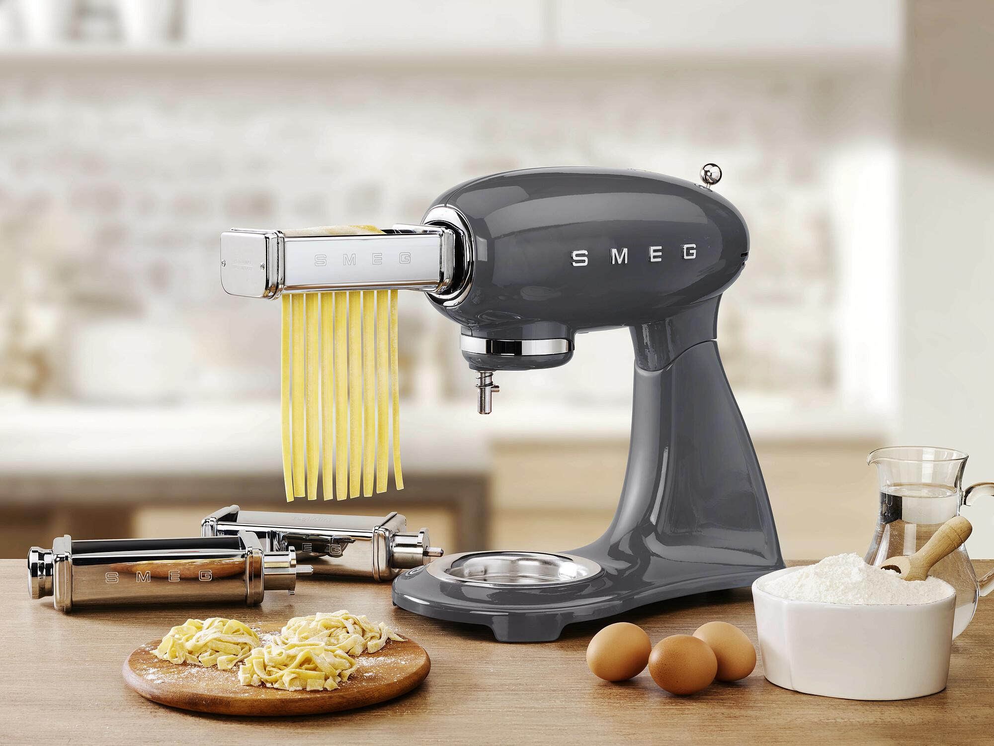 Kuchyňský robot 50's Retro Style, SMF03, černá