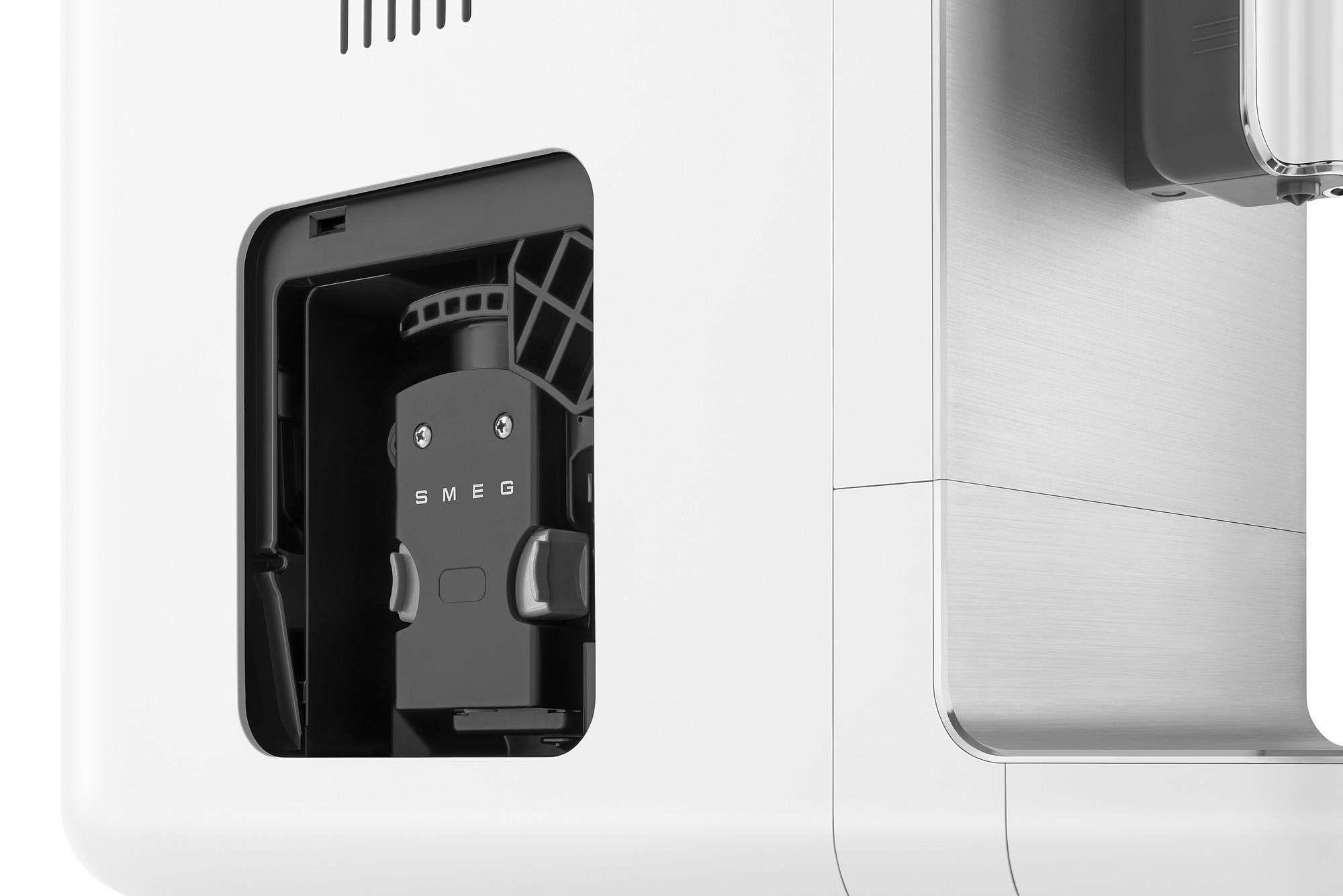 SMEG Automatický kávovar na espresso/cappuccino 19 barů / 1,4l bílý  (EOL)