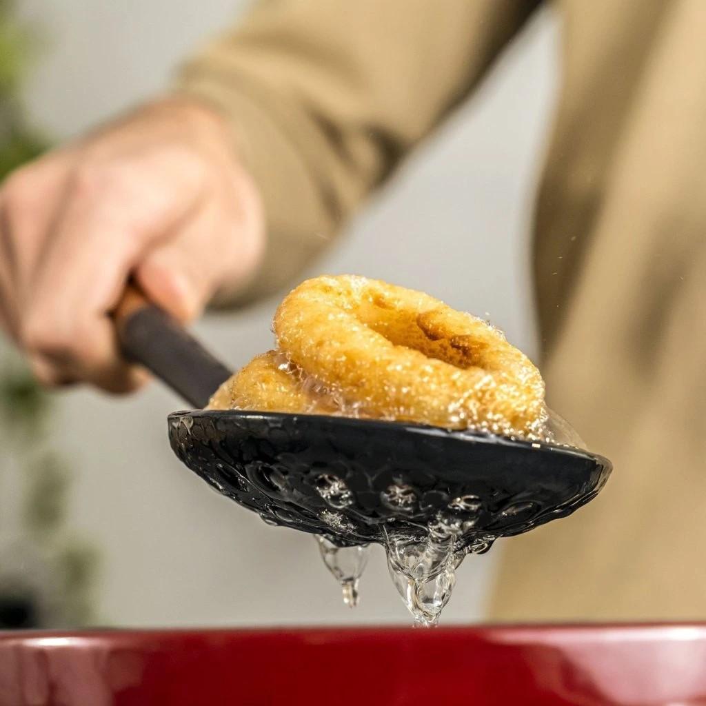 Staub naběračka děrovaná 31 cm