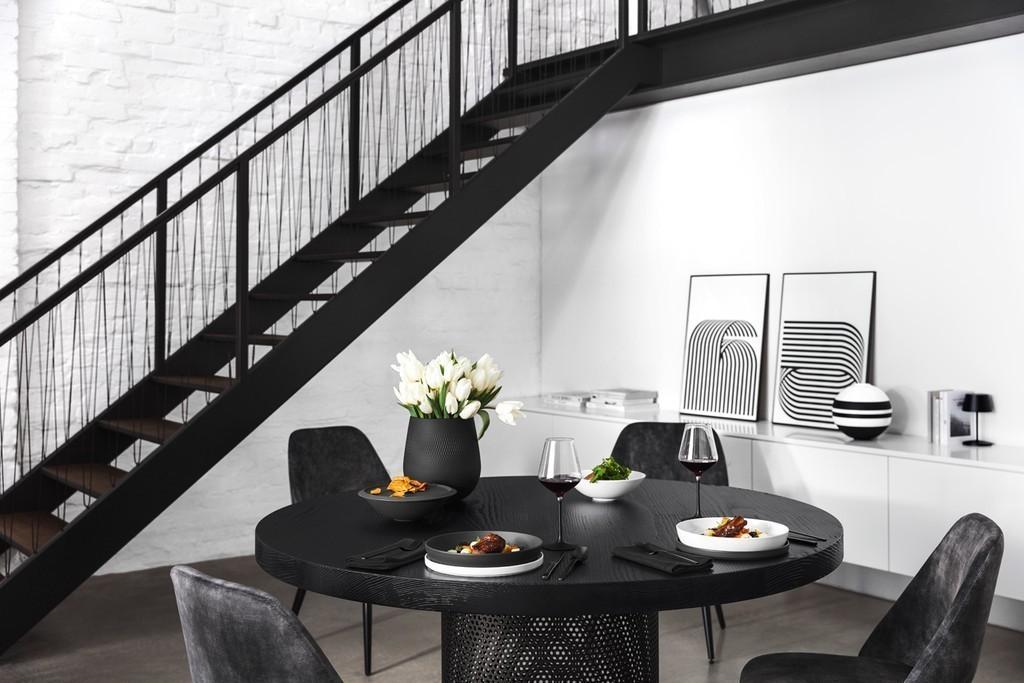 V&B Collier noir Váza Carre No.1