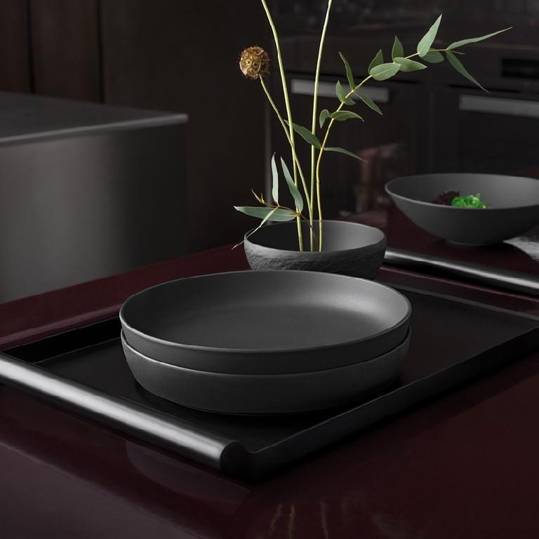 V&B Iconic Miska mělká černá