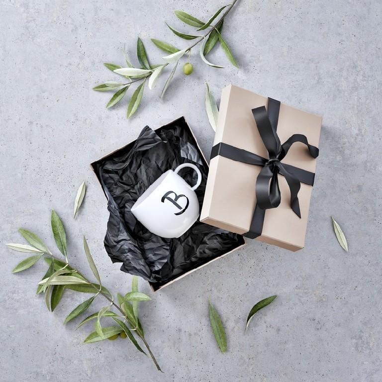 V&B Letters Hrnek B 0,4l (EOL)