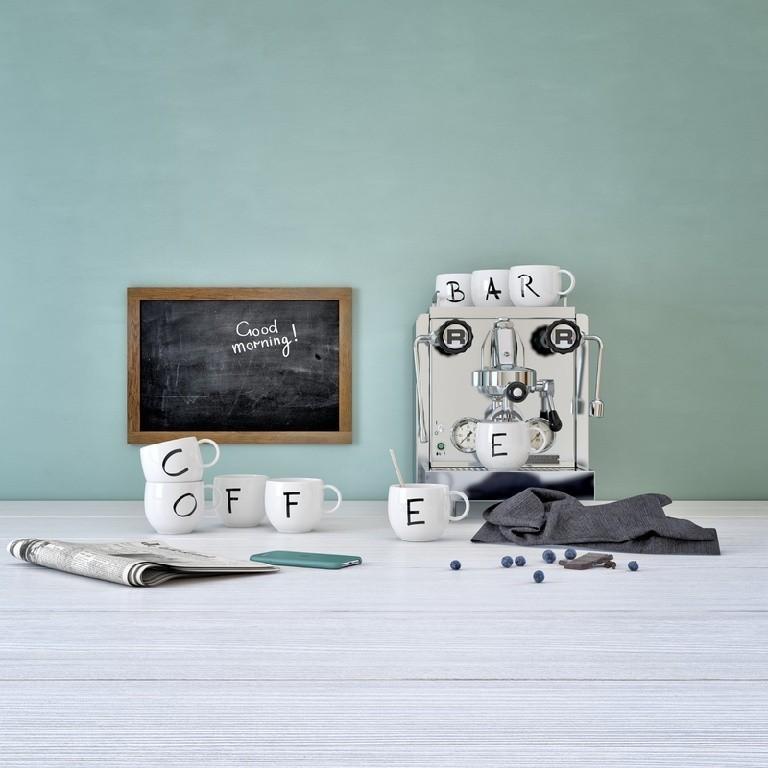 V&B Letters Hrnek C 0,4l (EOL)