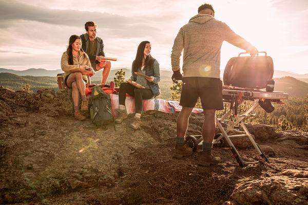 Plynový gril Traveler, černý