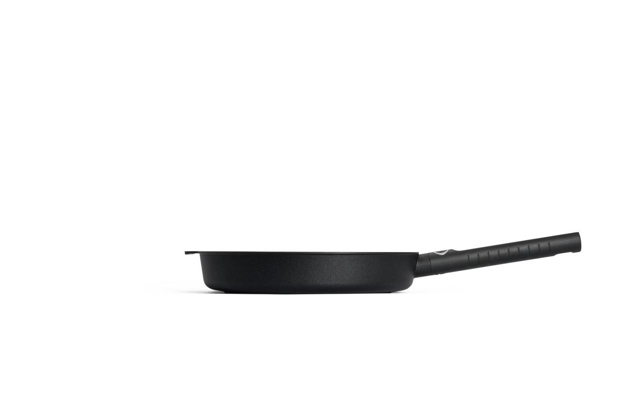 WOLL Logic XR IND pánev 28x5 cm pevná rukojet´ (EOL)