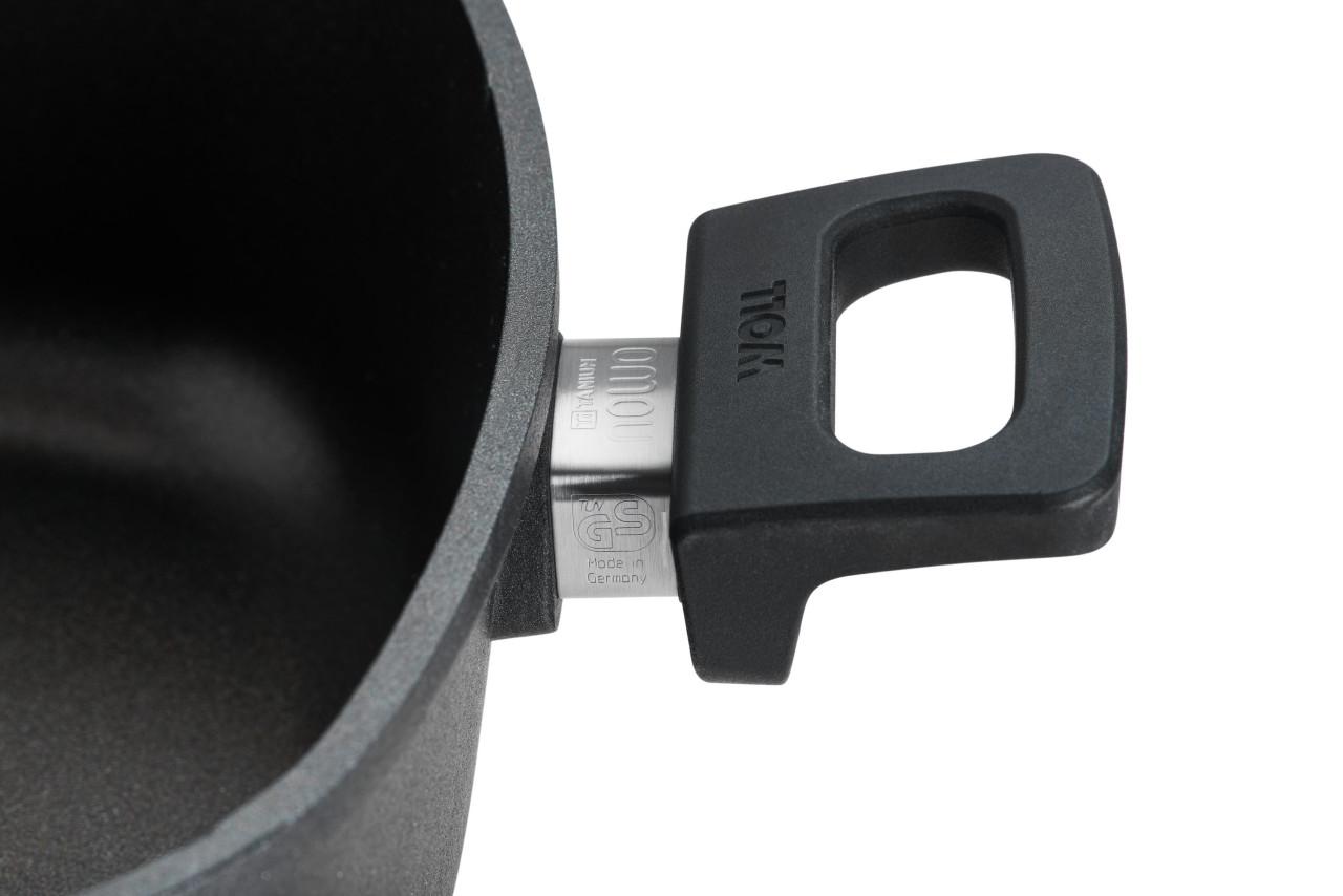 Nepřilnavý čtvercový kastrol Nowo Titanium, 28 x 28 cm, 6 l