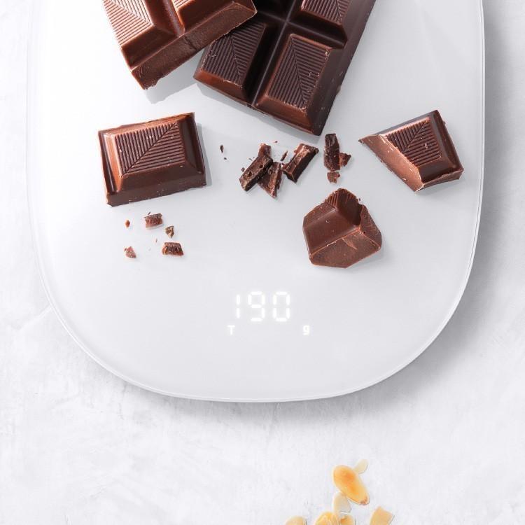 Digitální kuchyňská váha Enfinigy, bílá