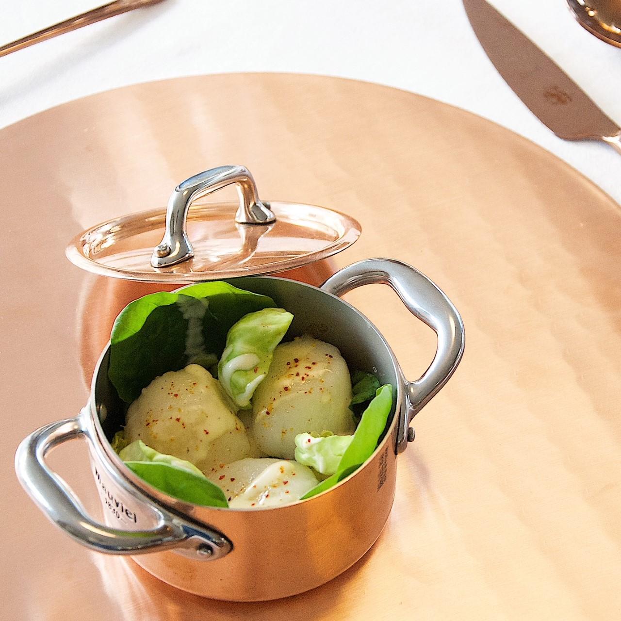 Měděný kastrůlek s poklicí a nerezovými uchy, M’Minis, Ø 9 cm / 0,3 l