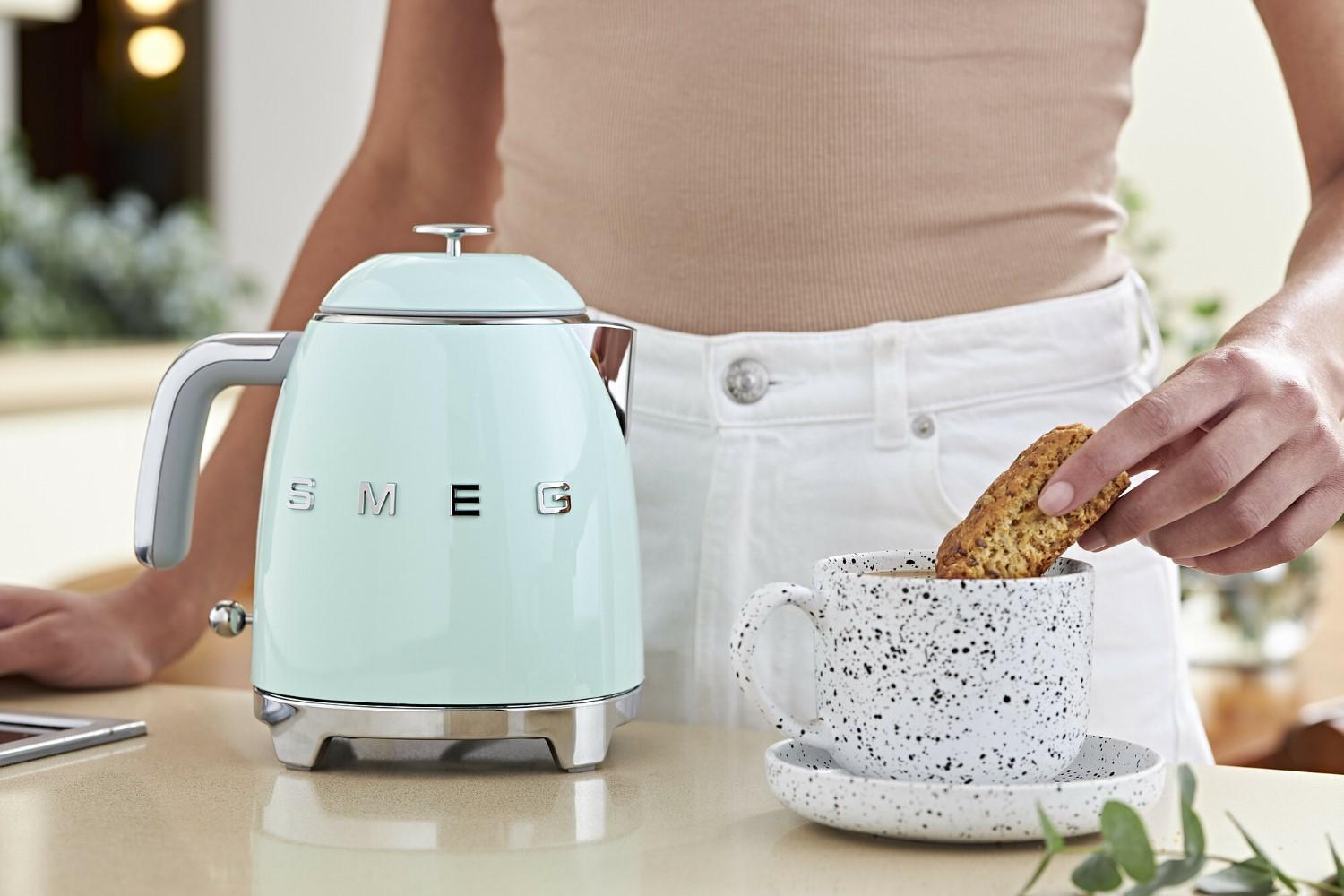 Rychlovarná mini konvice 50's Retro Style, KLF05 , 0,8 l, růžová