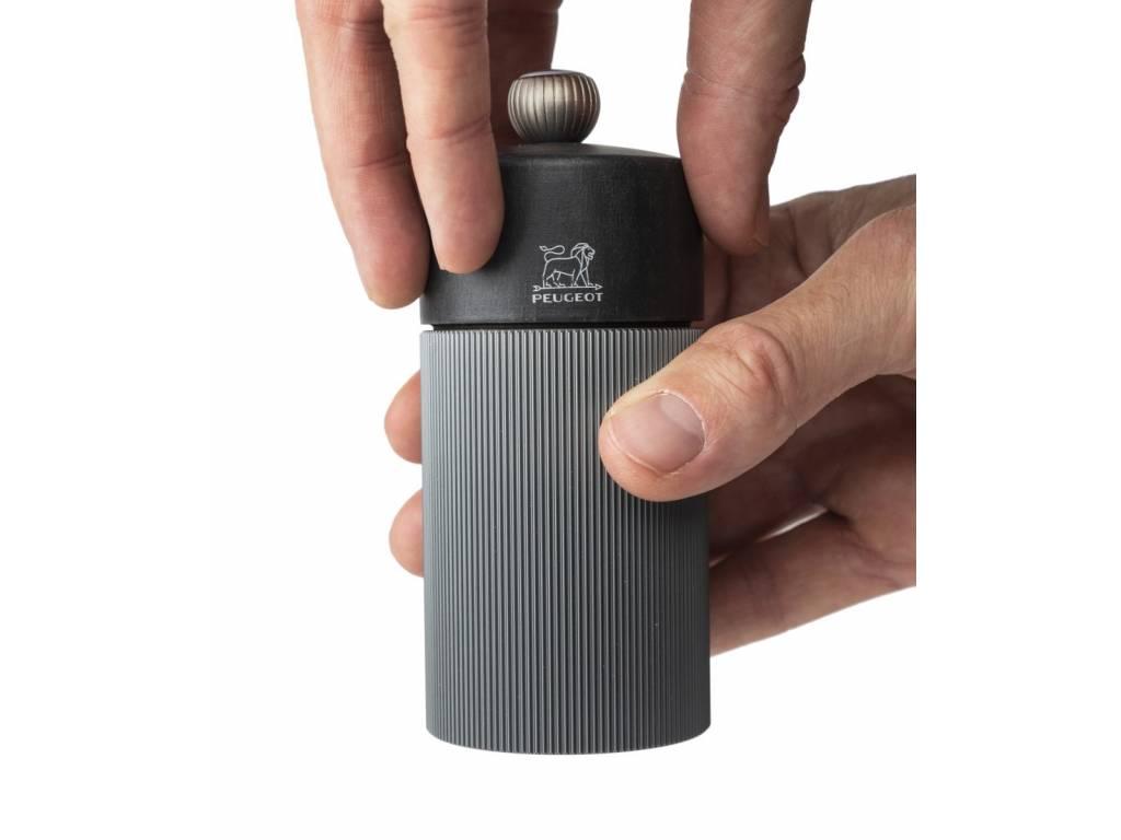 PEUGEOT Line mlýnek na pepř 12 cm aluminiový černá