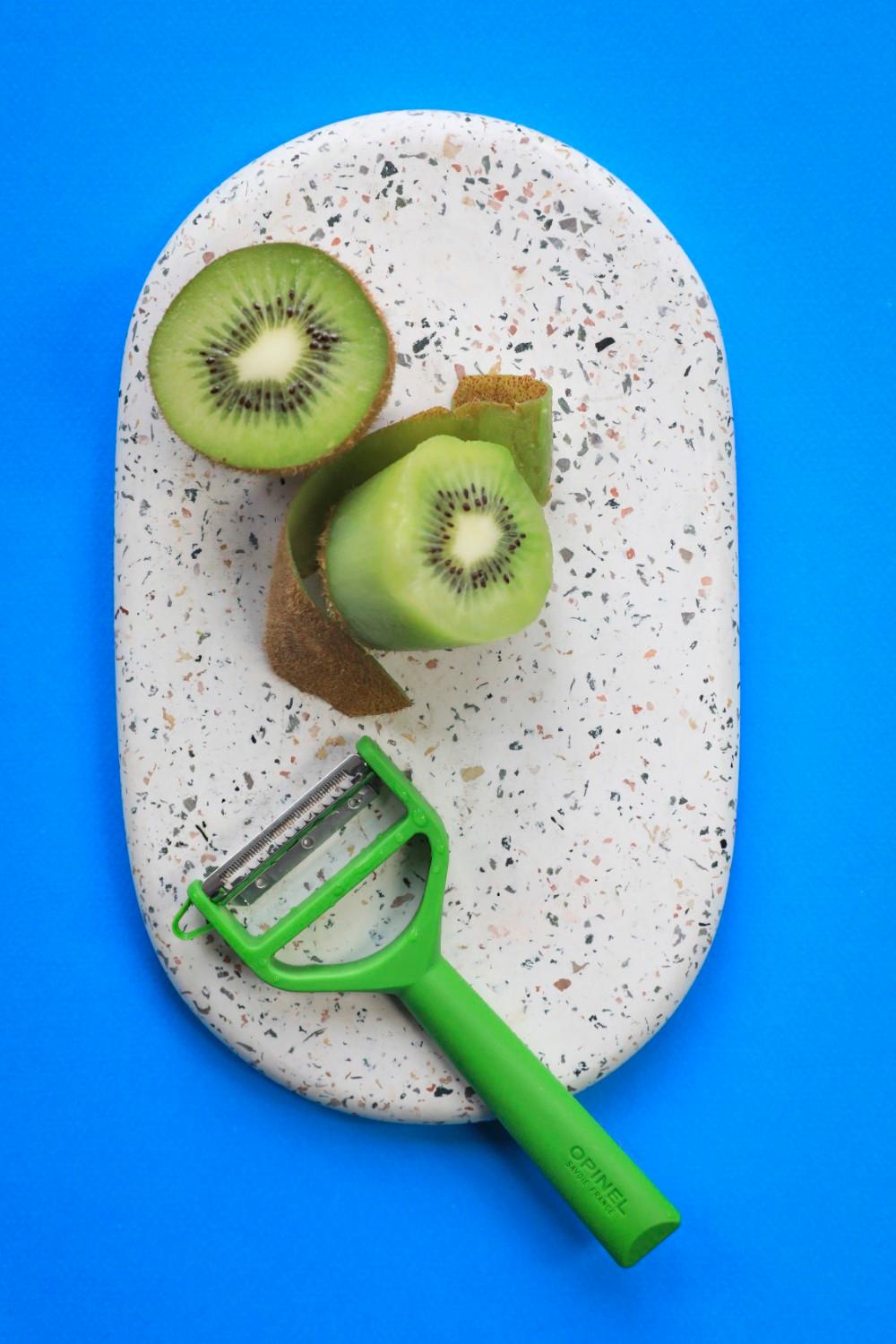 Dřevěná škrabka T-DUO zelená