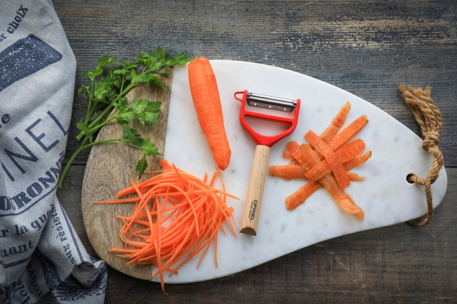 Dřevěná škrabka T-DUO zelená