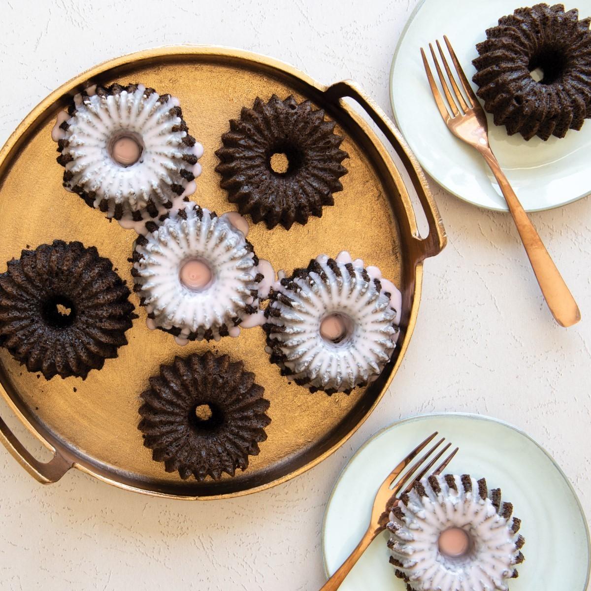 NW mini bábovky Brilliance plát se 6 formami zlatá 5 cup