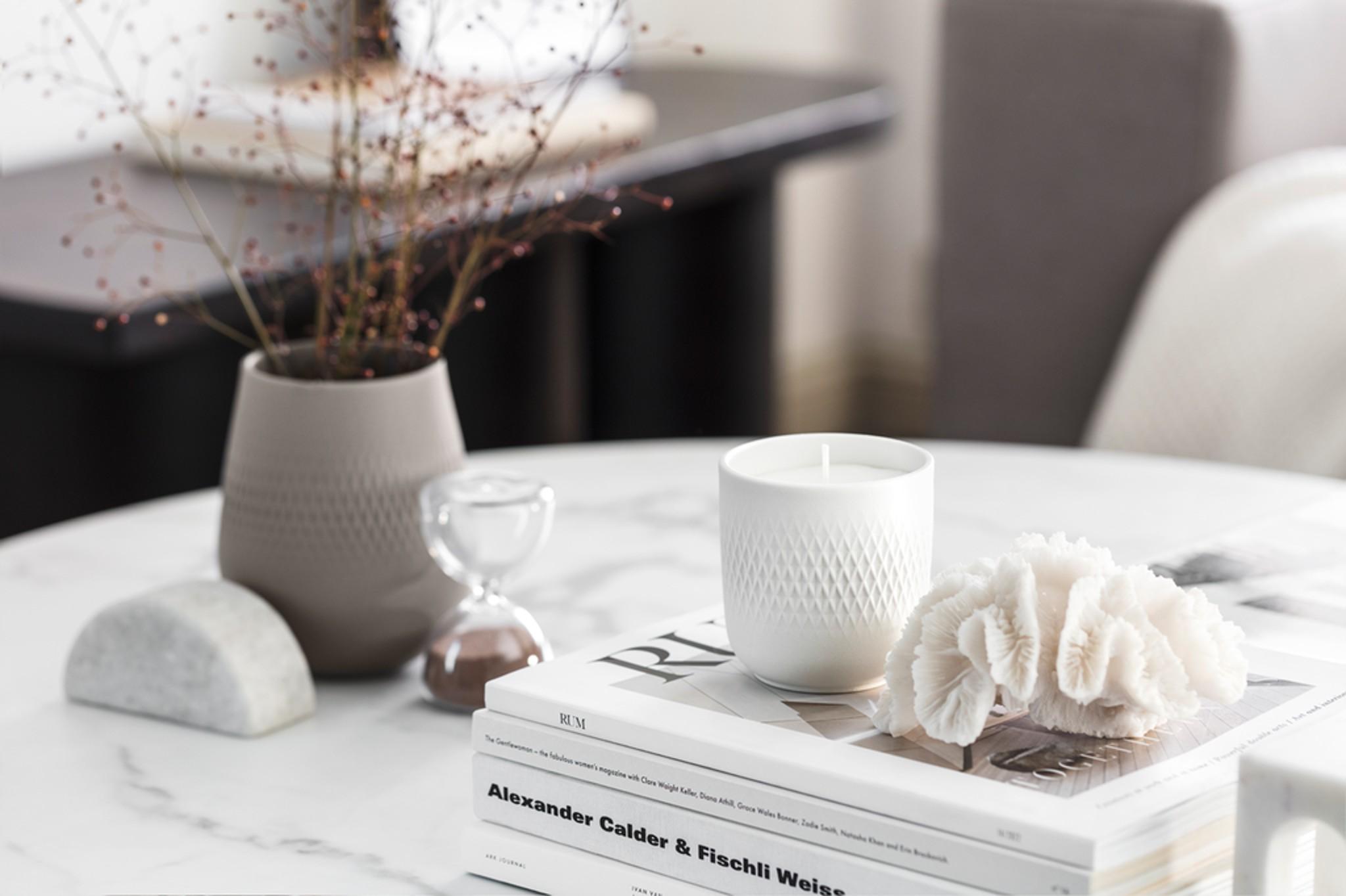 V&B Manufacture Collier blance Vonná svíčka Carre Mystery