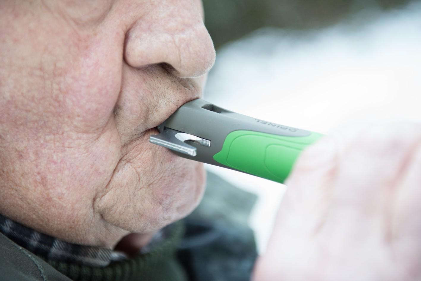 Zavírací nůž VRI N°12 Inox Explore s odstraňovačem klíšťat a pišťalkou, 10 cm, zelená 