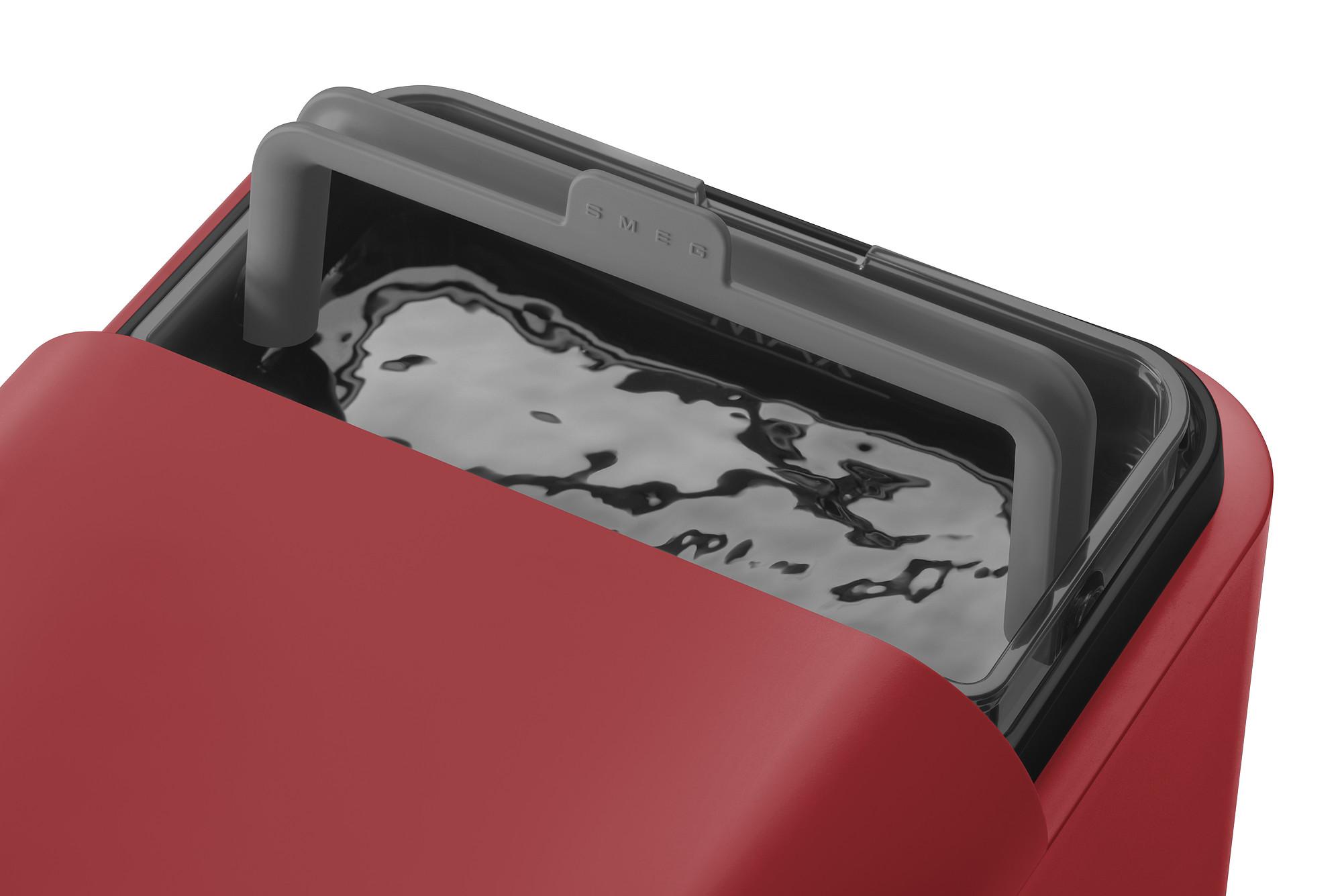 Automatický kávovar na espresso / cappucino, červený