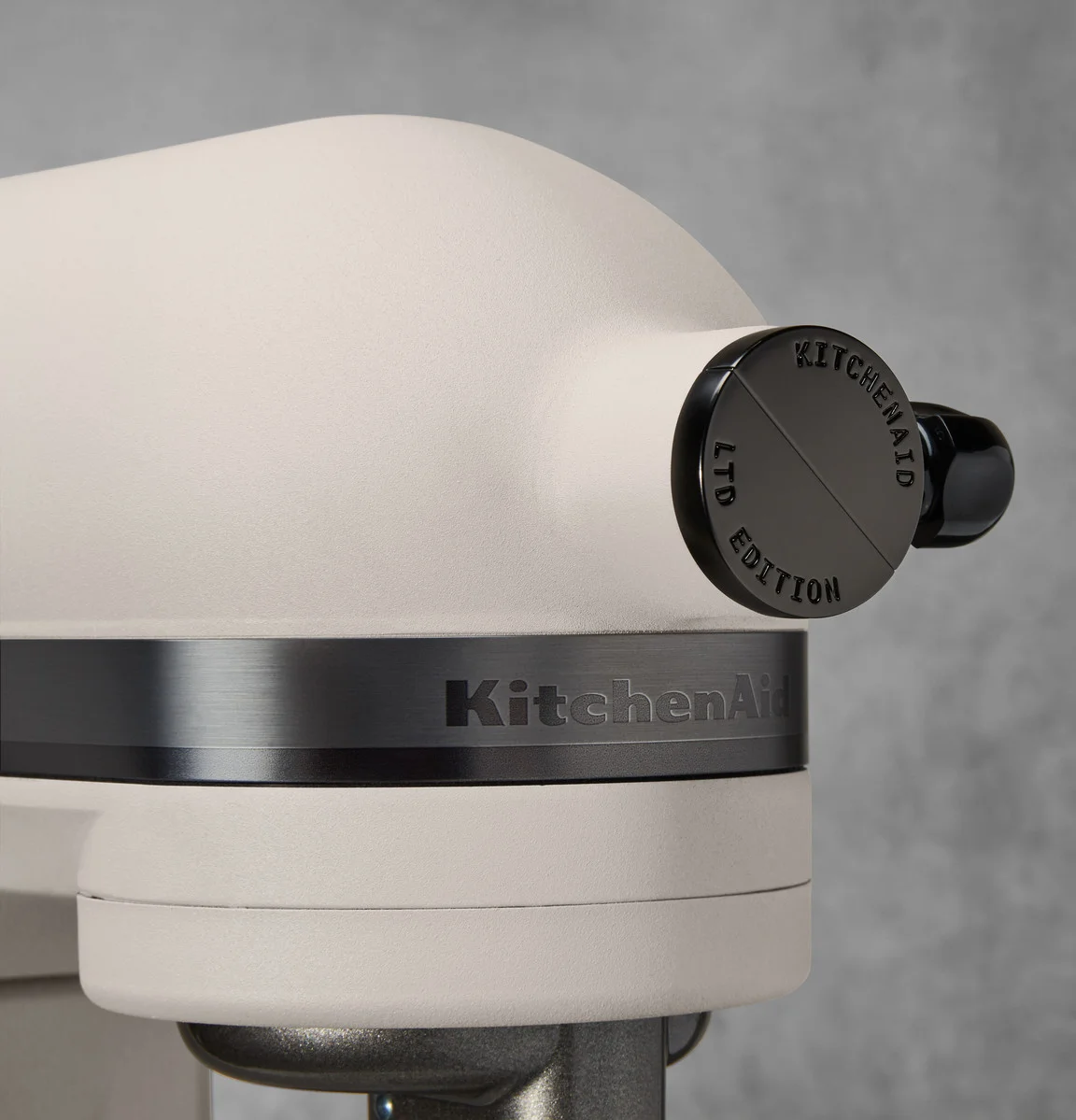 Close-up front head and hub_5KSM180CBxLD