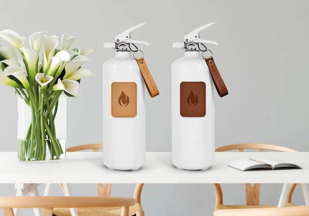 NFL Hasicí přístroj, 2 kg, bílá s tmavým koženým popruhem  (EOL)