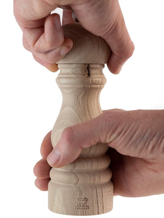 Dřevěný mlýnek na pepř Paris Nature, 22 cm