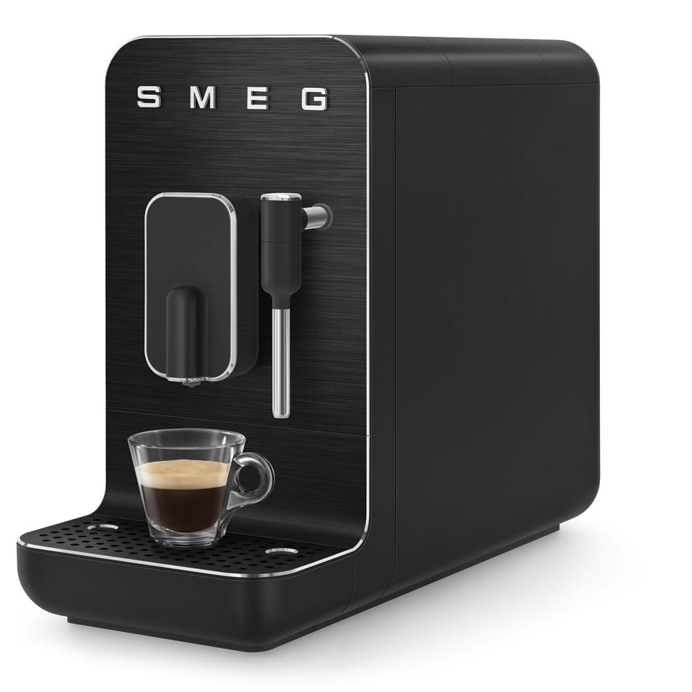 SMEG Automatický kávovar na cappucino 19 barů / 1,4l (EOL)