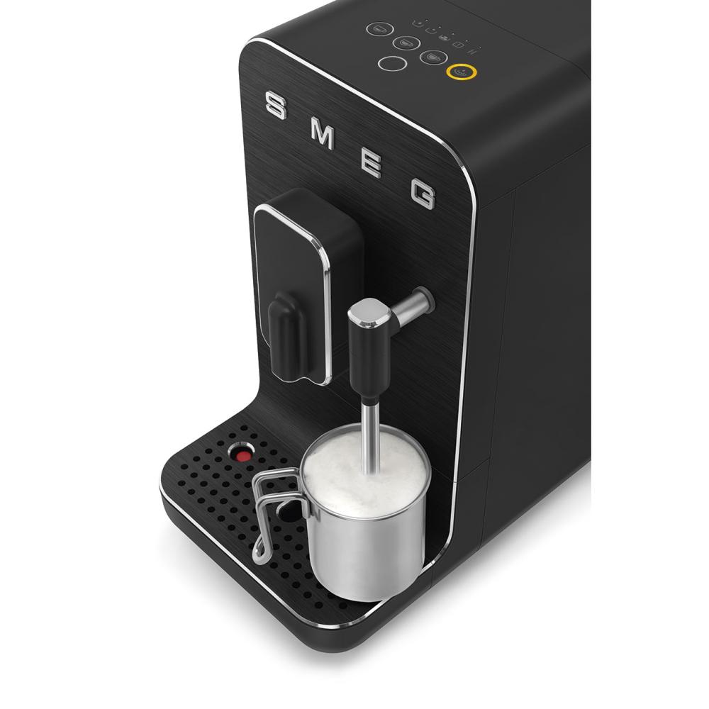 SMEG Automatický kávovar na cappucino 19 barů / 1,4l (EOL)