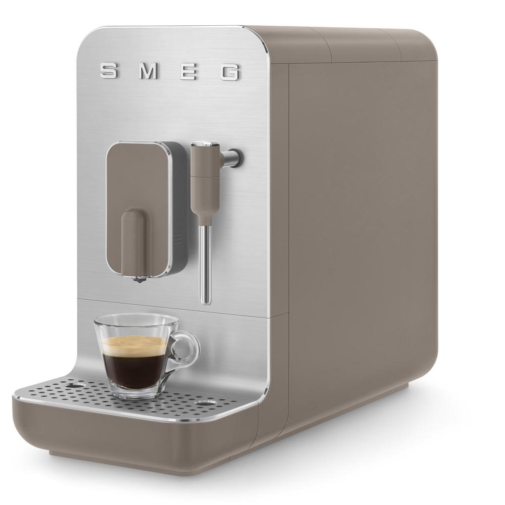 SMEG Automatický kávovar na cappucino 19 barů / 1,4l (EOL)