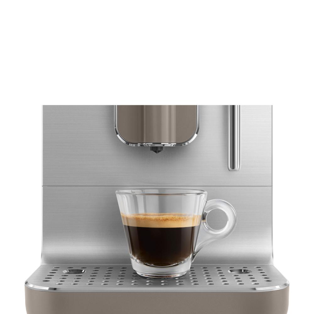 SMEG Automatický kávovar na cappucino 19 barů / 1,4l (EOL)