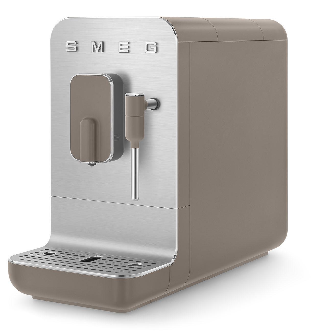 SMEG Automatický kávovar na cappucino 19 barů / 1,4l (EOL)