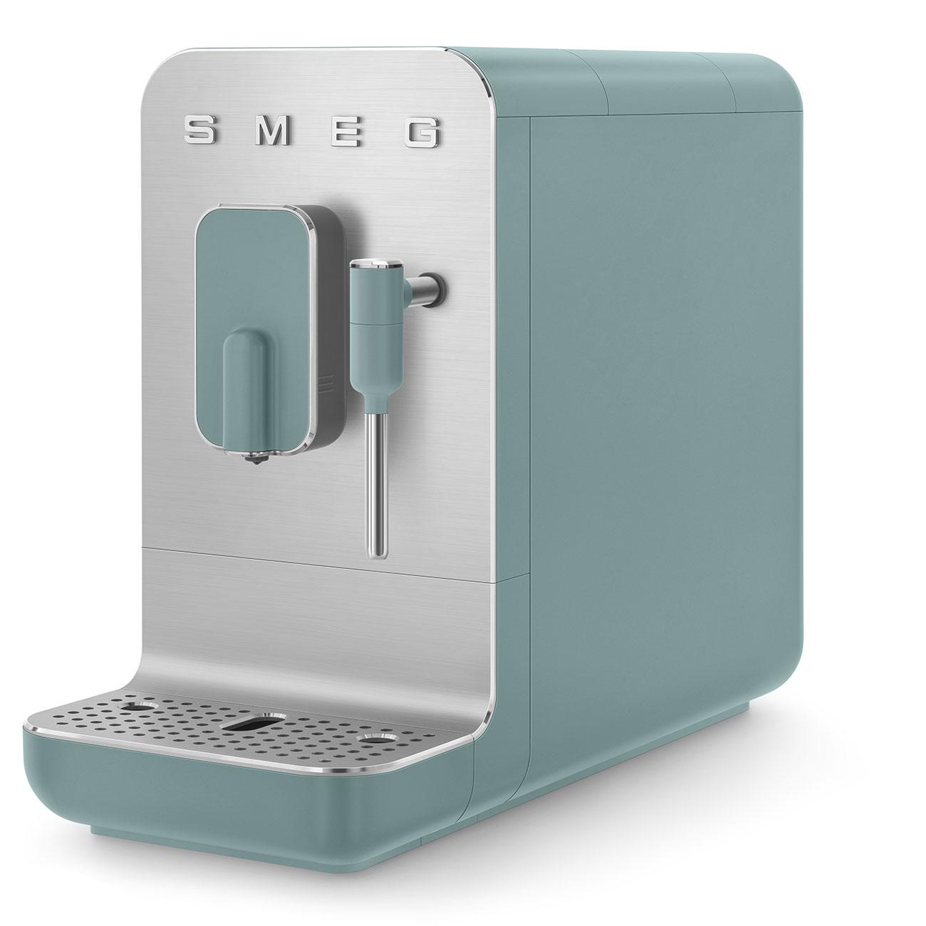 SMEG Automatický kávovar na cappucino 19 barů / 1,4l (EOL)