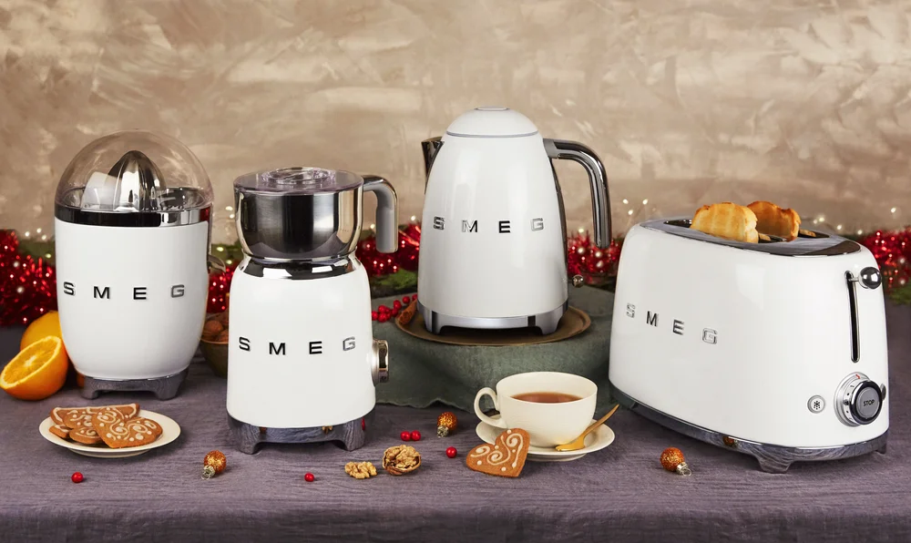SMEG Automatický kávovar na cappucino 19 barů / 1,4l (EOL)