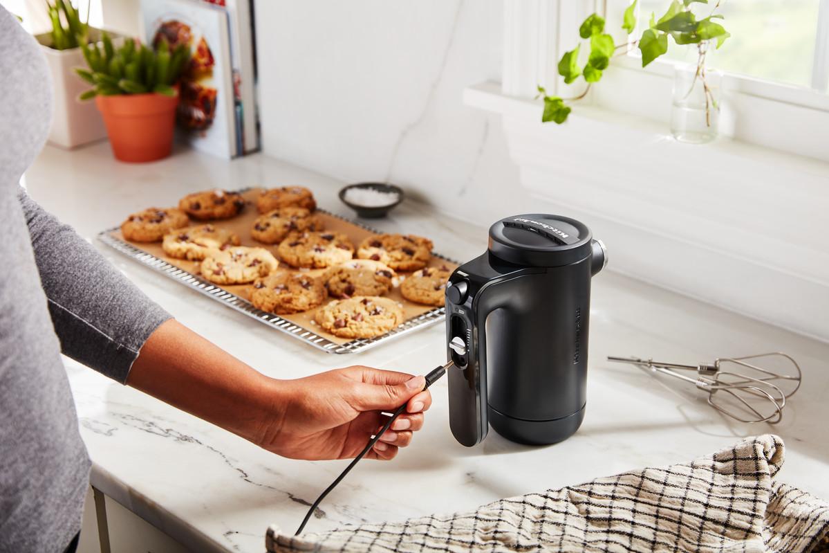 KitchenAid 5KHMB732 ruční šlehač bezdrátový (EOL)