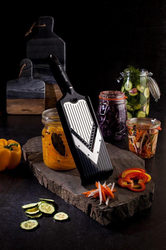 V kráječ s oboustrannou čepelí na plátkování i proužky Julienne