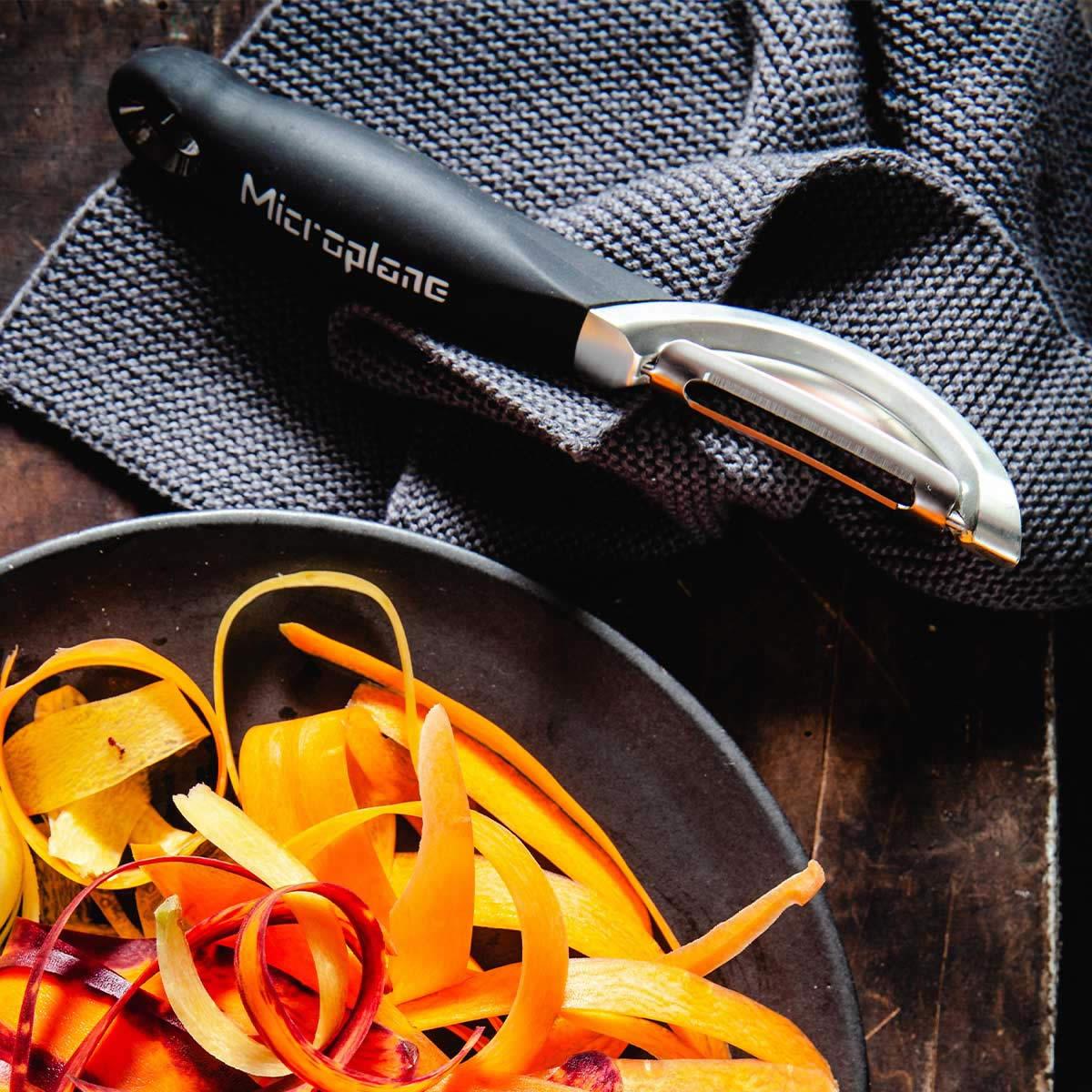 Profesionální otočná škrabka, černá