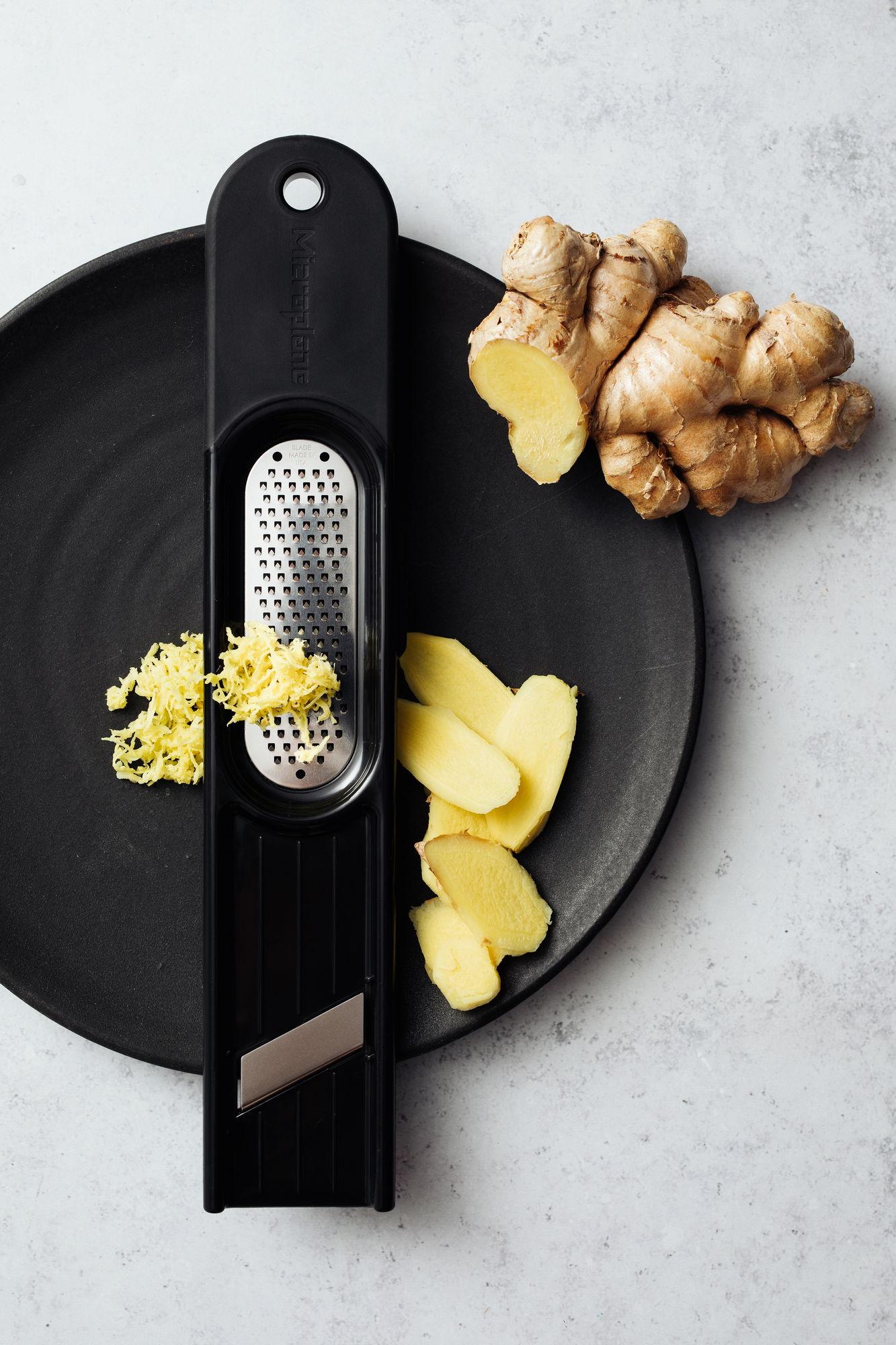 Microplane struhadlo na zázvor 3 v 1, černá